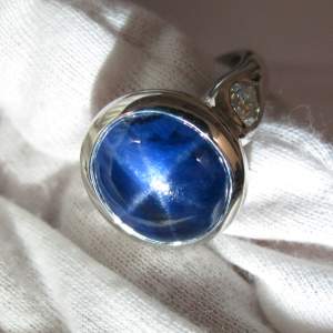 13.97 ct Blue Star Sapphire Ringi n Platinum